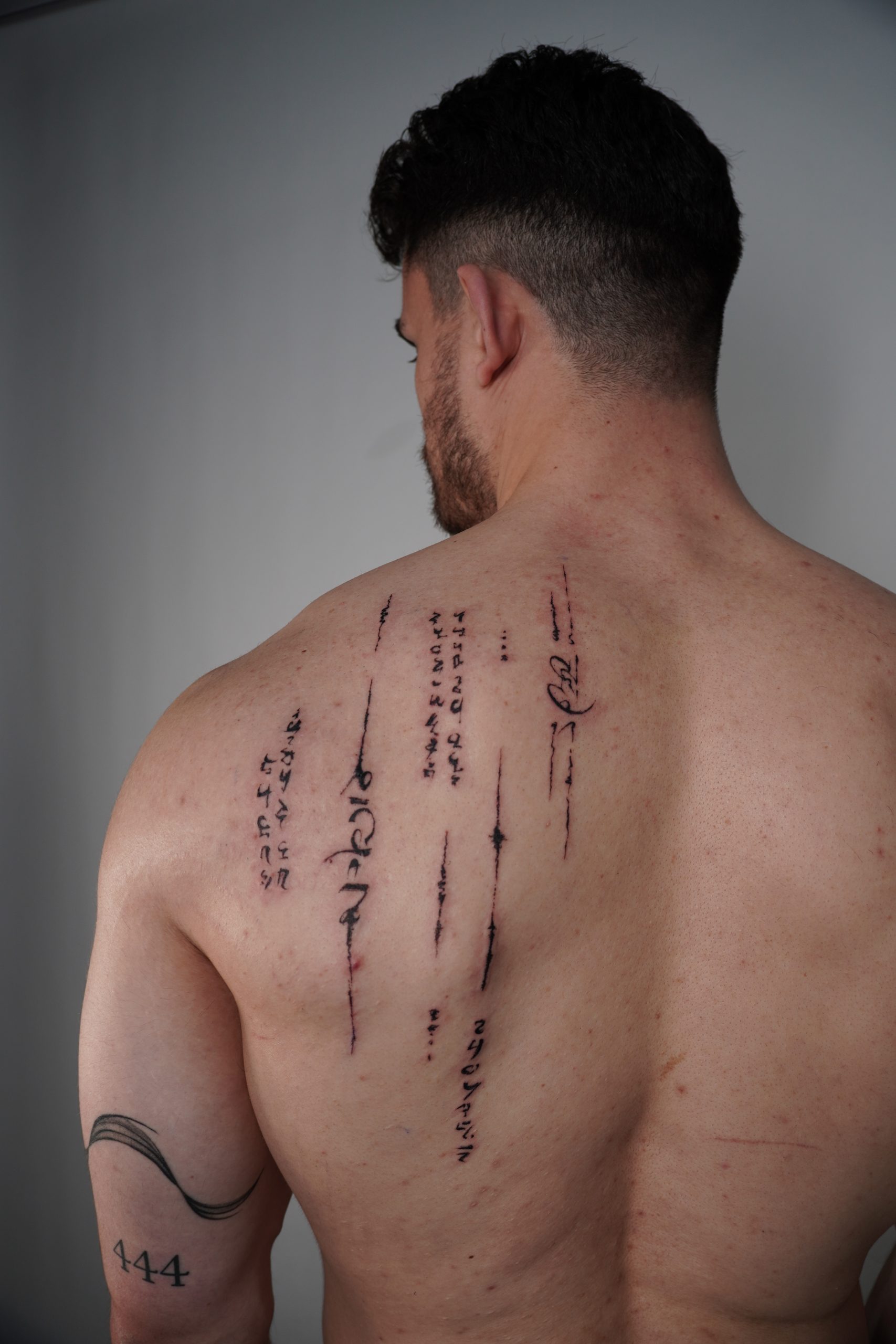 Fine Line Tattoo japanischer Stil Berlin